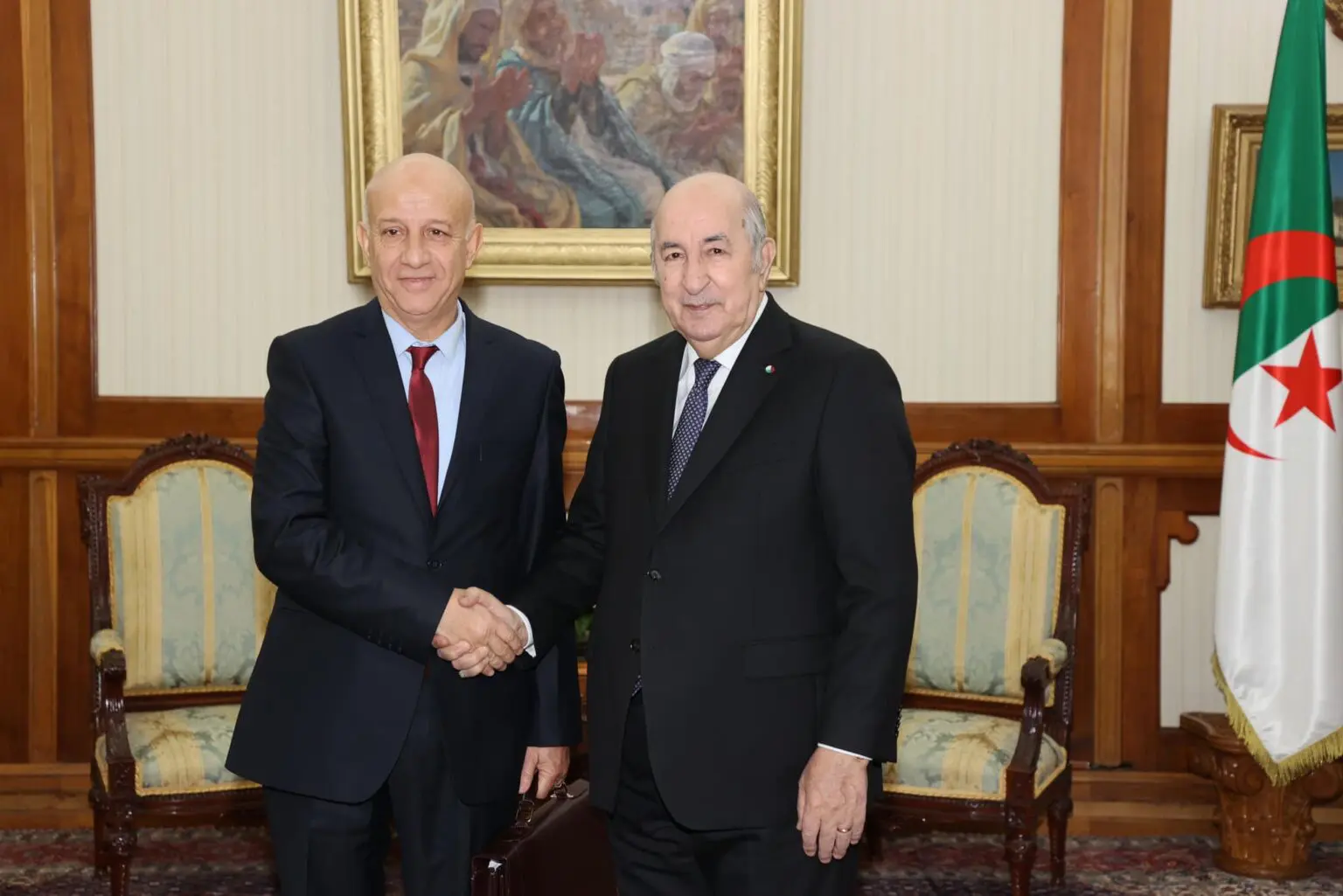Le président Tebboune reçoit Benmbarek, le nouveau SG du FLN
