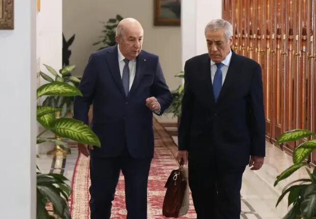 Le 1er Ministre Larbaoui appelle à accélérer la mise en œuvre des directives de Tebboune