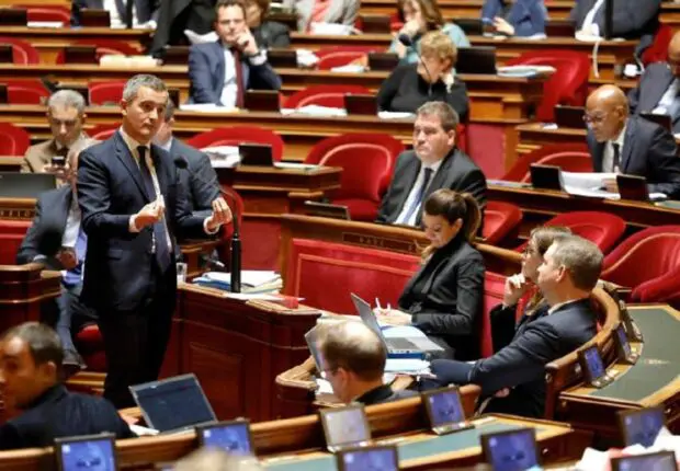 Immigration France : le Sénat durcit les conditions de régularisation des sans-papiers