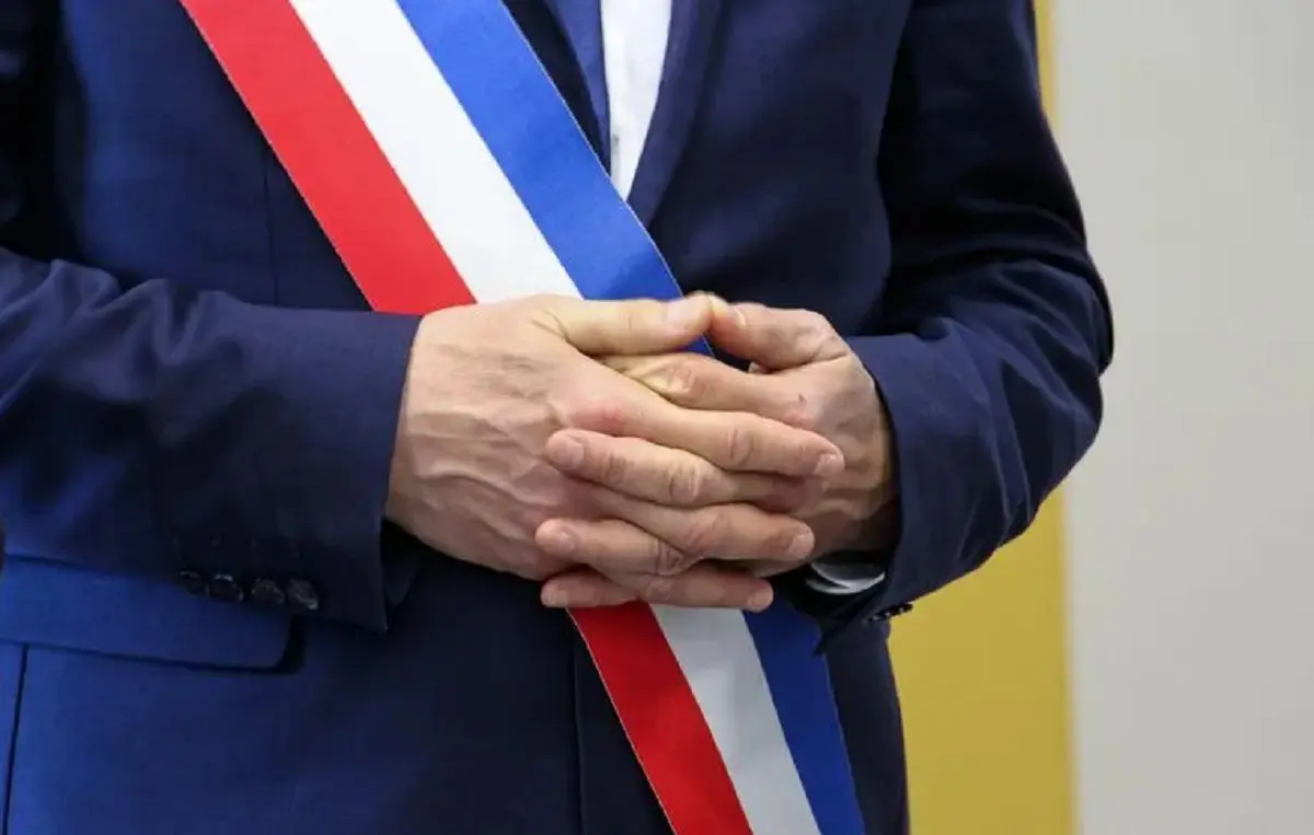 En France, un autre maire refuse de marier un sans-papiers algérien