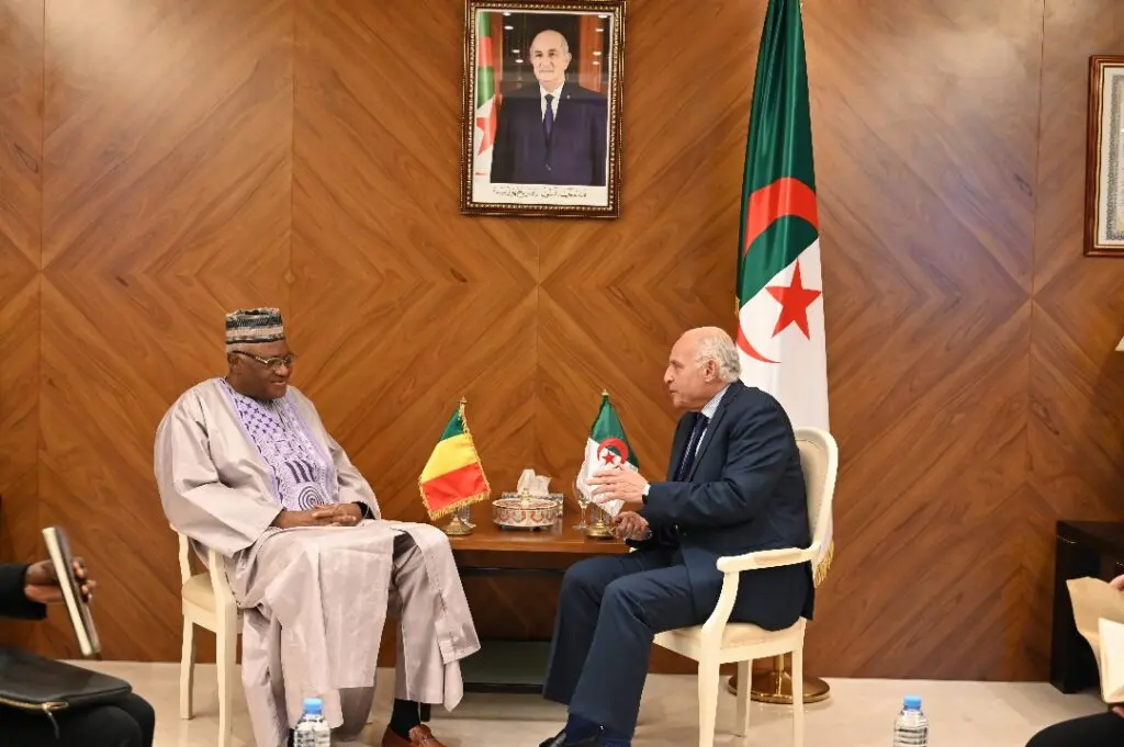 Attaf convoque l&rsquo;ambassadeur malien, alors que le Mali convoque l’ambassadeur algérien