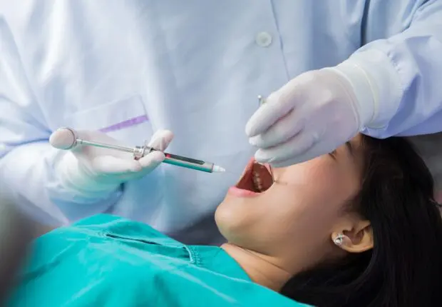 Pénurie de l’anesthésie dentaire : le ministère de l’Industrie Pharmaceutique rassure