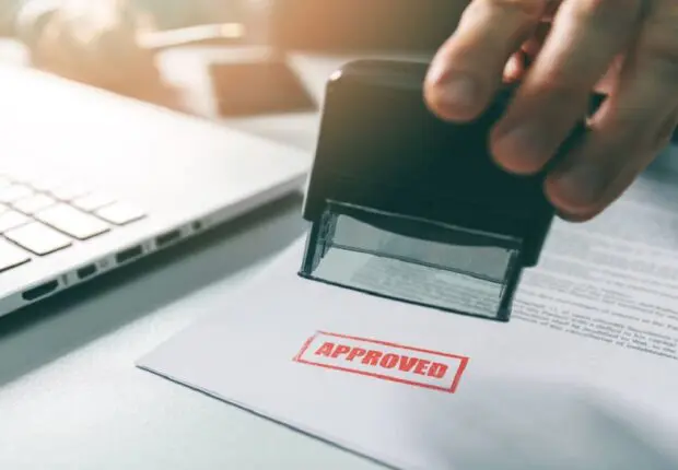 Nouveau titre de séjour : ce pays Schengen veut régulariser 30 000 migrants sans papiers