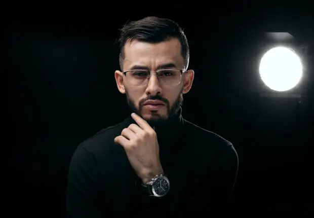 USA : l’Algérien Mohamed Lamine Mehri élu meilleure voix off arabe en 2023