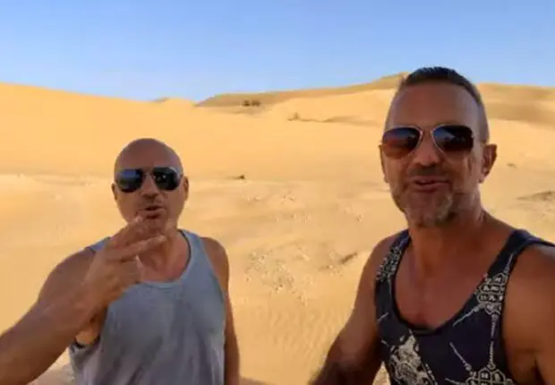 « Au sud de nulle part » : l&rsquo;incroyable road trip de Pascal et Zuzman en Algérie