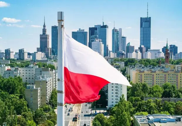 Immigration : la Pologne facilite l&rsquo;accès au visa de travail pour ces profils