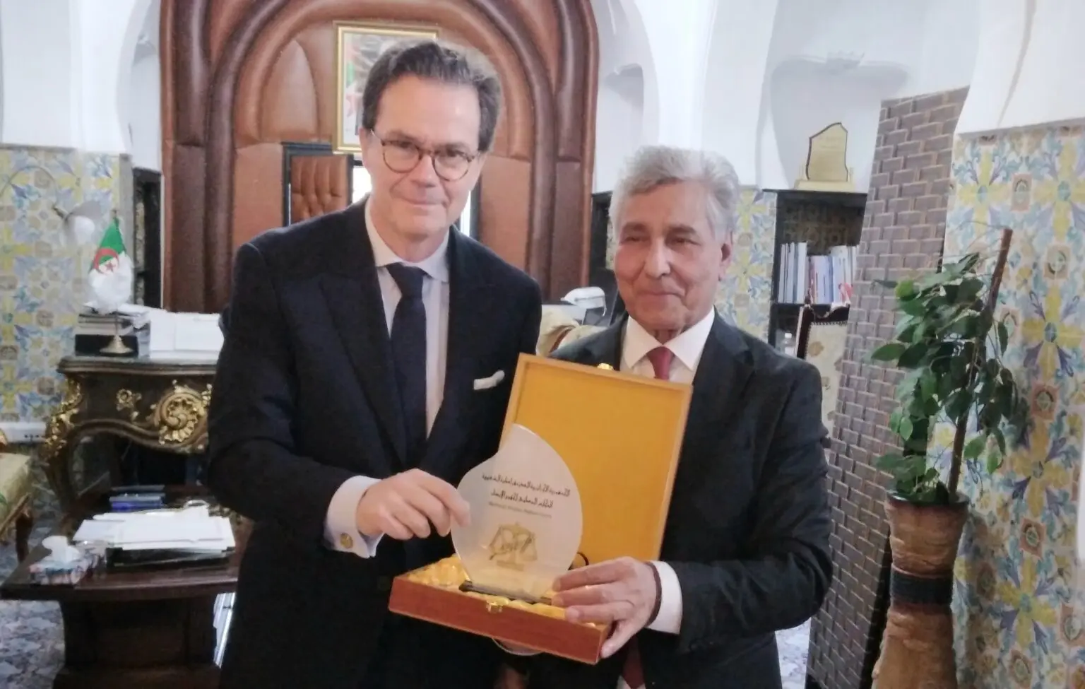 L’ambassadeur de France en Algérie, Romatet reçu le président du CNDH, Zaalani