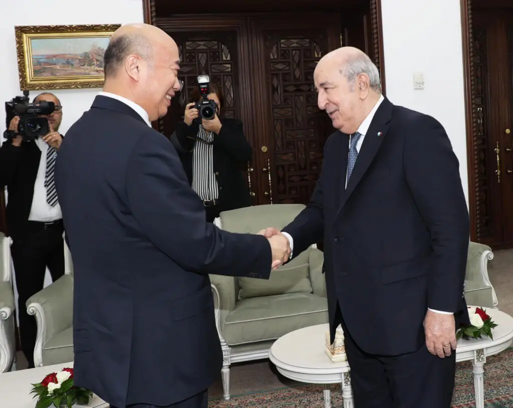 Renforcement du partenariat Algérie – Chine : Tebboune s&rsquo;entretient avec Xi Jinping