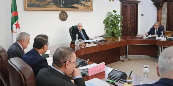 Hausse des pensions, nouvelles circonscriptions et e-commerce : les points clés du Conseil des ministres