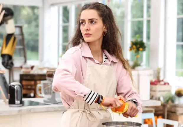 Le Meilleur Pâtissier -France: une ex-candidate teste des spécialités algériennes (vidéo)