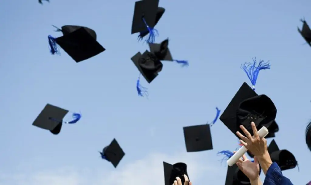 Nouveau programme de bourses 2024 : l’UE ouvre ses portes pour les diplômés algériens