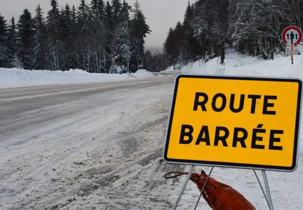 Intempéries en Algérie : Plusieurs routes fermées à cause des chutes de neige