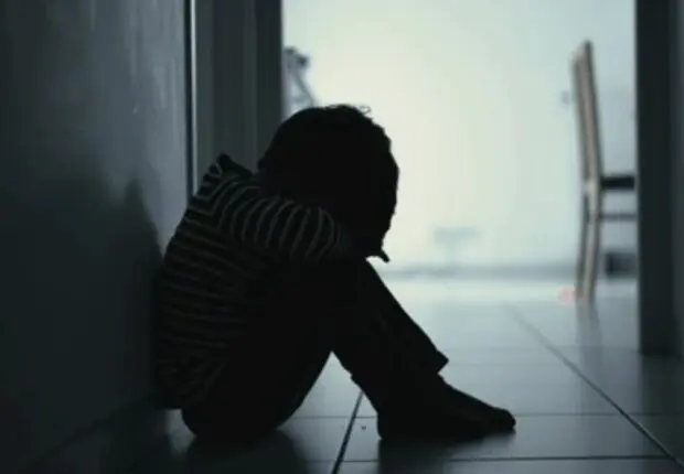 Ils affament et torturent leur fille de 5 ans : un couple écroué pour meurtre