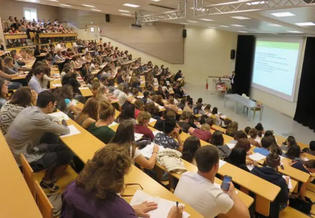 Des étudiants algériens se disent victimes d’arnaque de la part d’une école en France