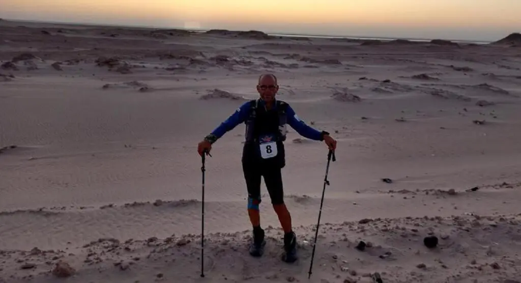 333 km en courant à travers le Sahara algérien : l&rsquo;incroyable défi lancé par Éric Blanc