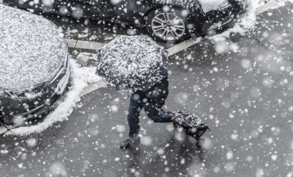 Bulletin météo de ce 26 février : averses orageuses et chutes de neige prévues en Algérie