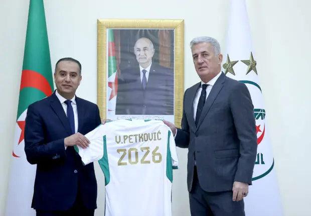 Vladimir Petkovic signe son contrat avec la FAF (photos)