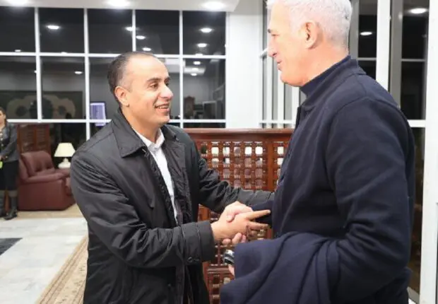 Vladimir Petkovic débarque à Alger (photos)