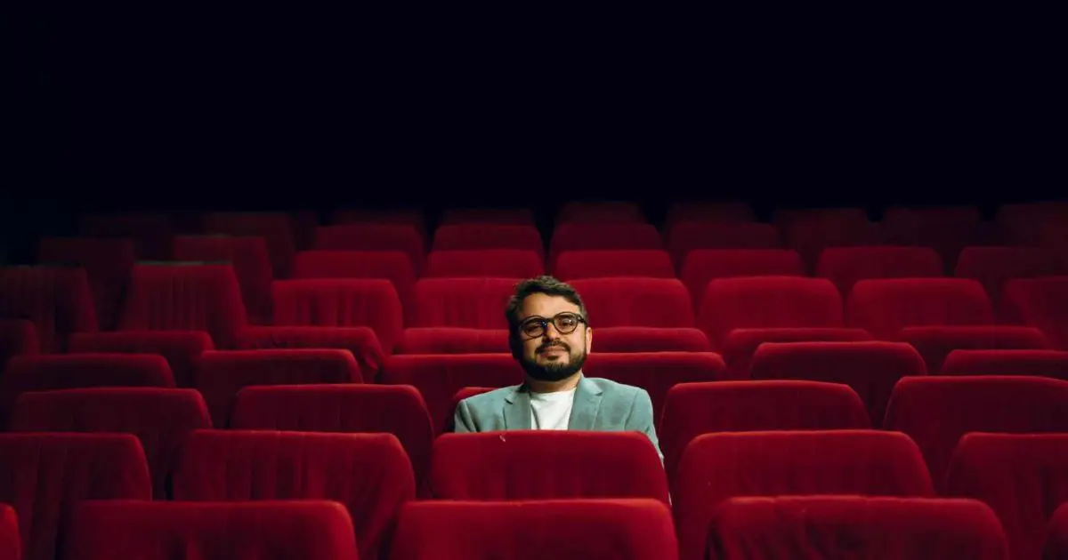 Kamel Abdat de retour à Alger : Un come-back qui va secouer la scène humoristique !