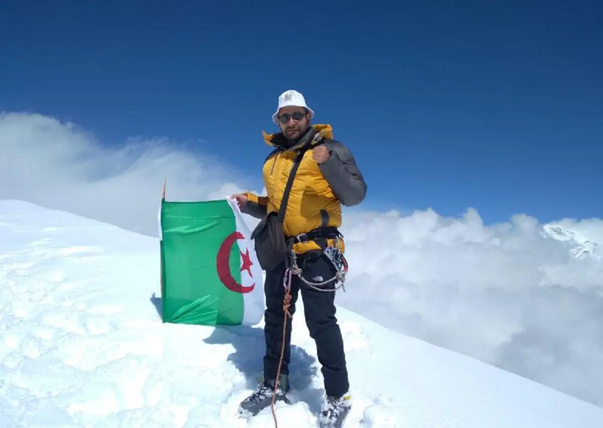 Gravir le plus haut sommet du monde : le défi fou de Nessim Hachaichi, alpiniste algérien