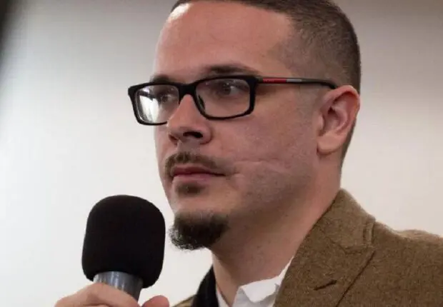L’écrivain américain Shaun King se convertit à l’islam : sa vidéo émeut la toile