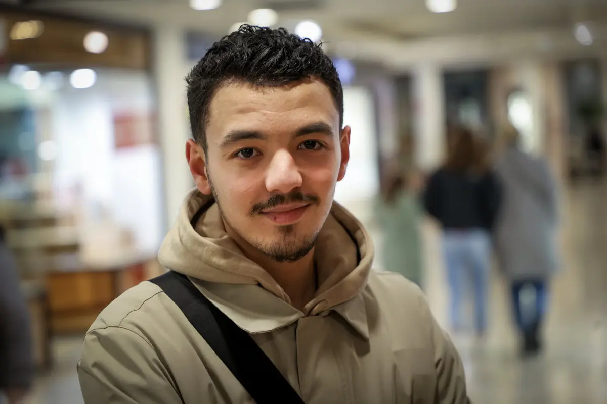 L’influenceur franco-algérien Kimo se mobilise en faveur des personnes paraplégiques