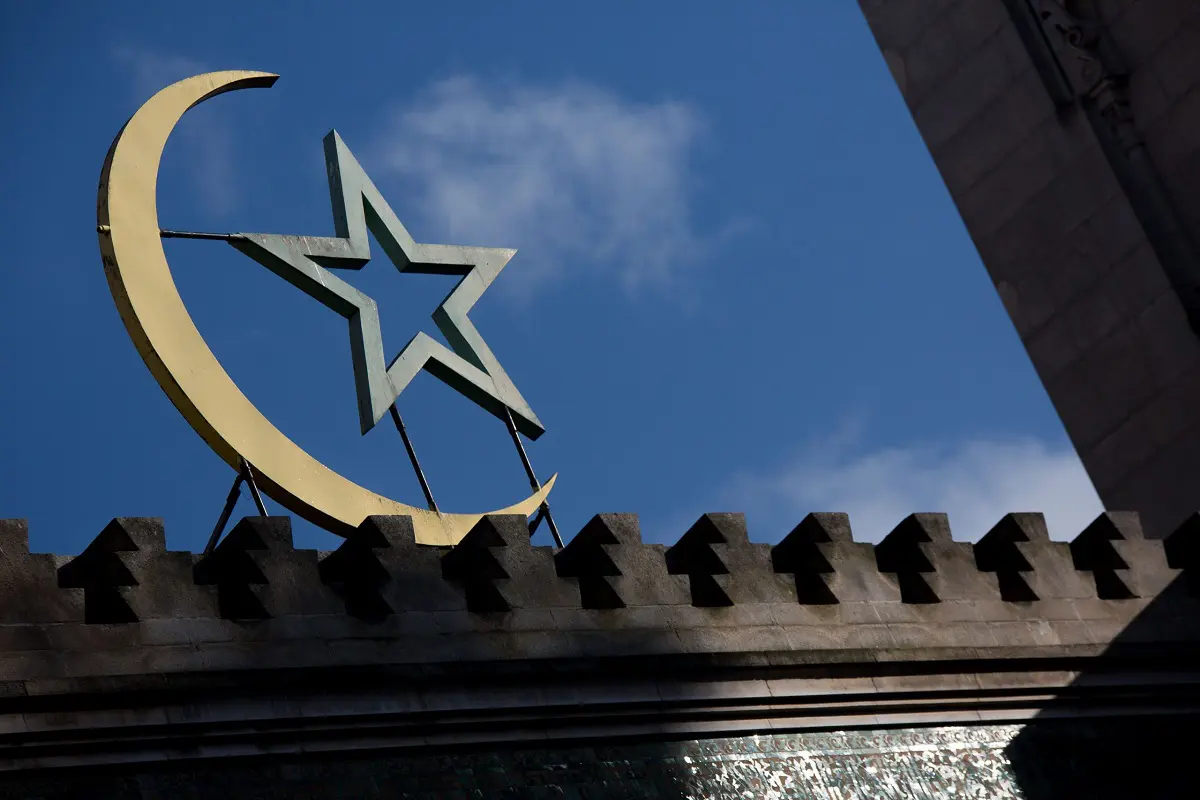 Début du Ramadan : une tête de cochon déposée devant une mosquée en France