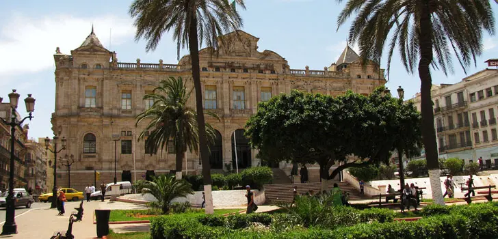 Place 1ᵉʳ novembre à Oran