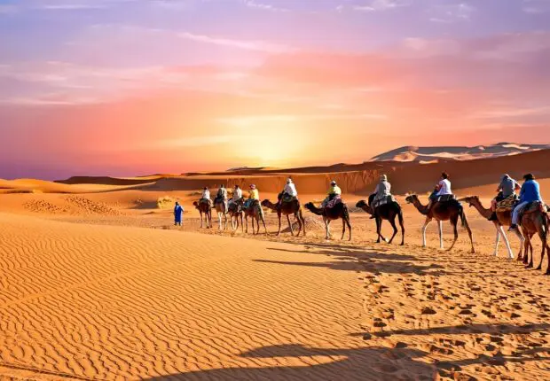 Les plus beaux treks à travers les déserts: la traversée du Sahara algérien dans la liste