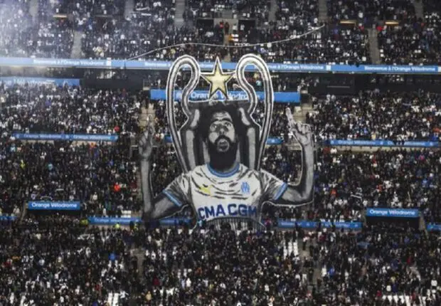 À Marseille, le tifo en hommage à l’humoriste Redouane Bougheraba crée des tensions