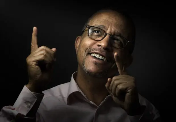 Distingué en France, Yasmina Khadra reçoit le titre de Docteur Honoris Causa