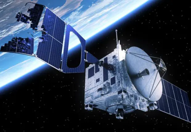 Mohamed Laagab inaugure une station de diffusion par satellite (TDA)