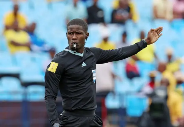 Algérie – Guinée : la FIFA désigne un arbitre controversé pour officier le match