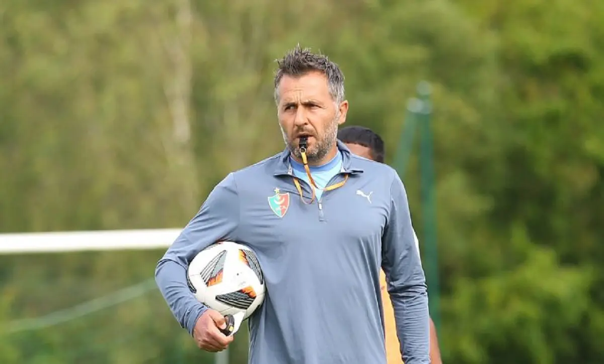 Sa conversion à l’islam, Belaïli, Petkovic… l’entraineur du MCA, Beaumelle, se livre