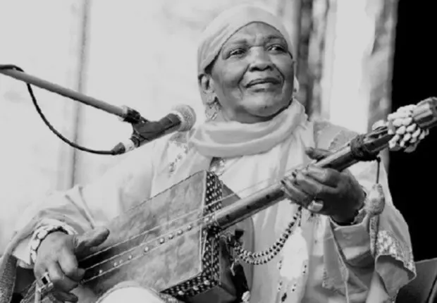 Hasna El Bacharia, l’icône de la musique Gnawa, n’est plus