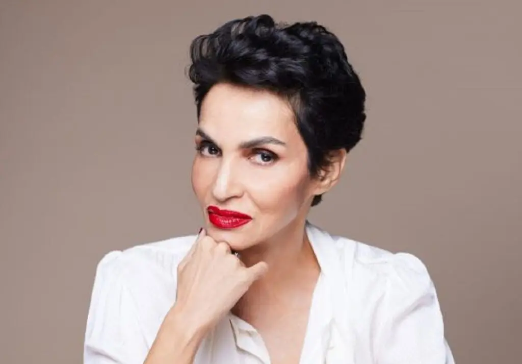France : fille d&rsquo;immigrés algériens, Farida Khelfa remporte le prix Vaudeville 2024