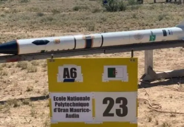 De jeunes étudiants algériens lancent une fusée aux USA (Spaceport America Cup.)