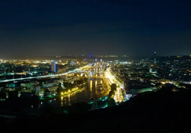 « Les étrangers dehors » : en France, une soirée à caractère raciste suscite un tollé