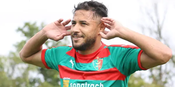 Le MC Alger annonce le retour de Youcef Belaïli
