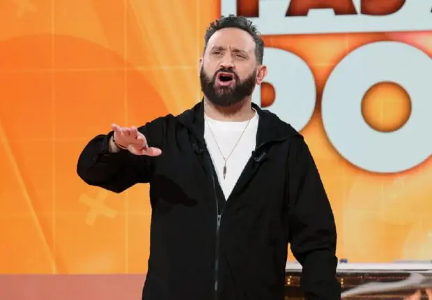 Coup dur pour Cyril Hanouna et TPMP : l&rsquo;Arcom retire la fréquence télé de C8