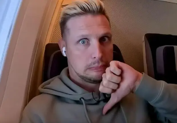 « Air Algérie m&rsquo;a rétrogradé en classe économique »: Josh Cahill critique le vol de la compagnie