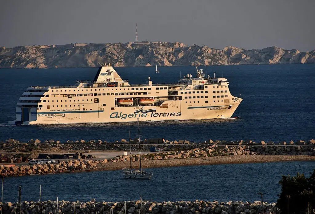 Plus de 250 passagers bloqués à Sète pendant cinq jours : que s’est-il passé chez Algérie Ferries ?