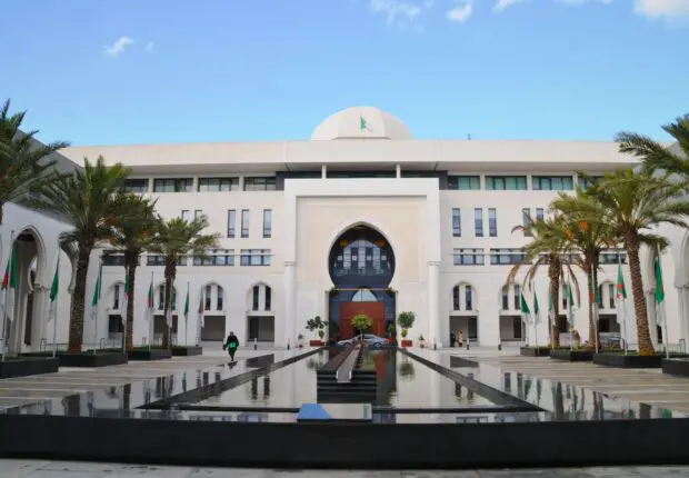 Crise Algérie – France : Alger retire son ambassadeur à Paris « avec effet immédiat »