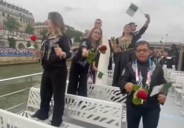 Ouverture des JO – Paris 2024 : la délégation de l’Algérie rend hommage aux victimes du 17 octobre 1961