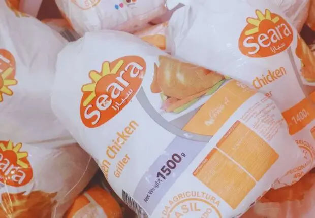 Ruée sur le poulet congelé en Algérie : une solution durable pour réguler les prix ? (enquête)