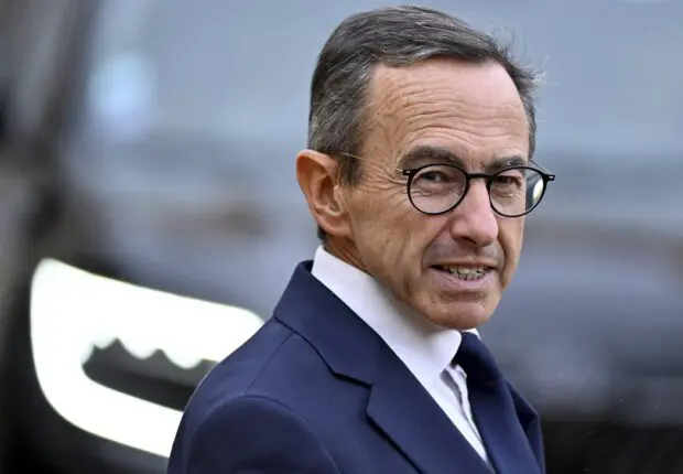 Immigration en France: Bruno Retailleau se dit favorable à revoir « certains accords avec l’Algérie »