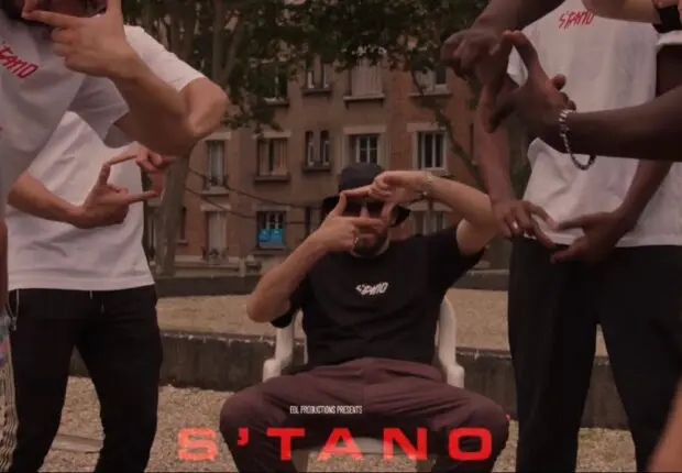 S’TANO : le parcours de l’artiste DZ qui fait résonner la voix de la jeunesse en France