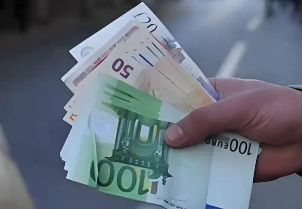 Restriction drastique de la Banque d’Algérie : L’exportation des devises limitée à 7 500 € / an