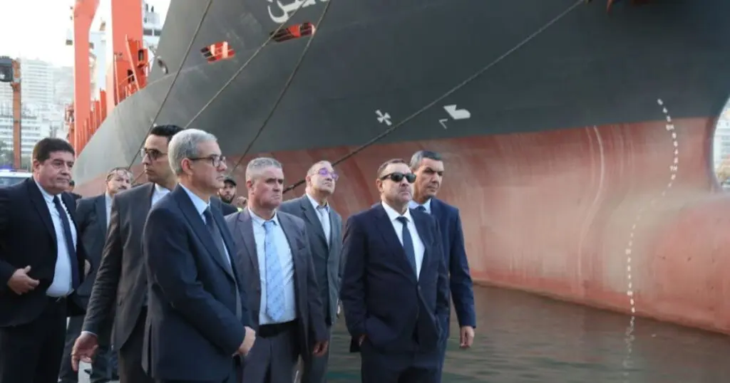 Sayoud ordonne une remise à niveau du port d’Alger et menace les responsables