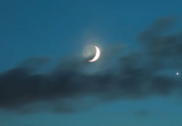 Vénus et la Lune réunis au crépuscule : une conjonction à admirer ce 5 novembre 2024